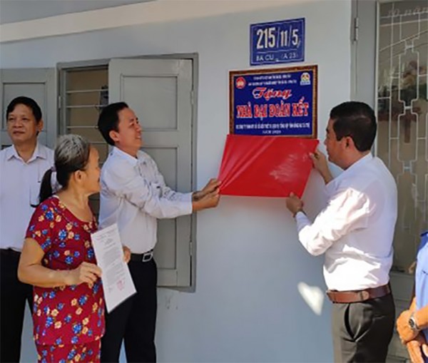Công ty TNHH Xổ số kiến thiết tỉnh Bình Thuận: Thăm hỗ trợ gia đình chính sách quý II năm 2018