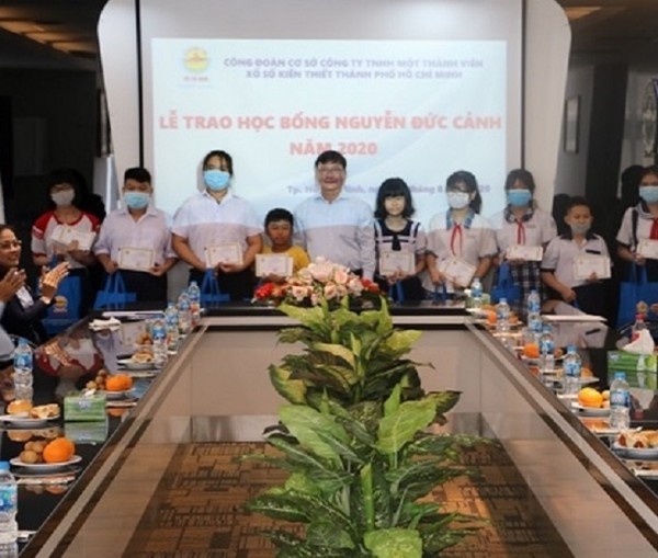 Công ty Xổ số Kiến thiết TP.HCM trao học bổng Nguyễn Đức Cảnh năm 2020
