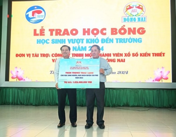 Công ty TNHH MTV Xổ Số Kiến Thiết và DVTH Đồng Nai: Lễ trao học bổng cho các em học sinh nghèo vượt khó học giỏi trên địa bàn huyện Tân Phú