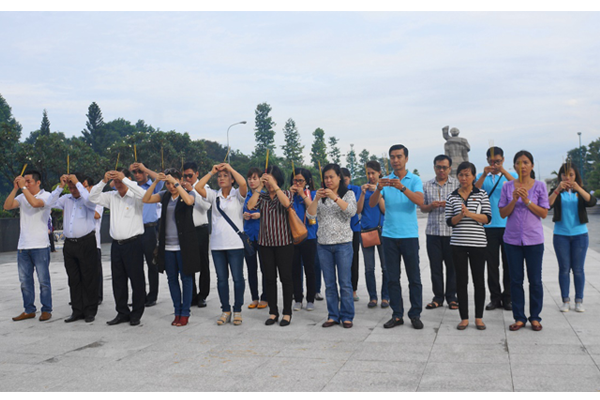 Xổ Số Kiến Thiết TPHCM Thăm Và Tặng Quà Thương Binh