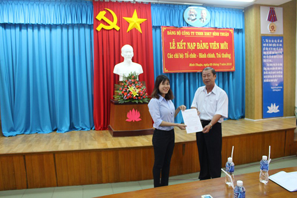 Công ty XSKT Bình Thuận: Kết nạp thêm Đảng viên mới