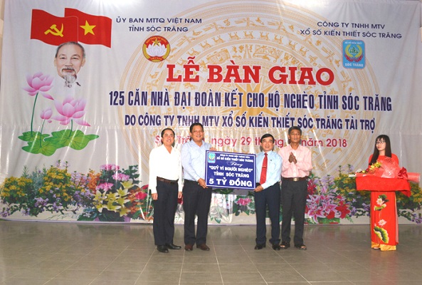 LỄ BÀN GIAO 125 CĂN NHÀ ĐẠI ĐOÀN KẾT DO CÔNG TY TNHH MTV XỔ SỐ KIẾN THIẾT SÓC TRĂNG TÀI TRỢ