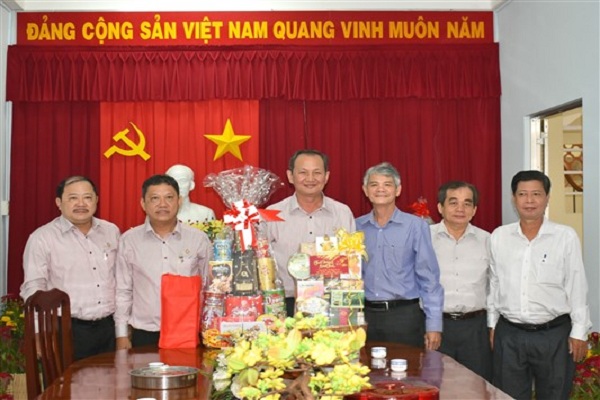 Ủy ban nhân dân tỉnh Đồng Tháp thăm và chúc Tết Công ty Xổ số kiến thiết Đồng Tháp nhân dịp xuân Kỷ Hợi 2019