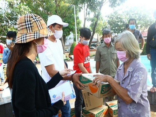 Bình Dương: Tất cả người bán vé số dạo đều được hỗ trợ!