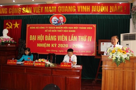 A picture containing indoor, cabinet, building, tableDescription automatically generated