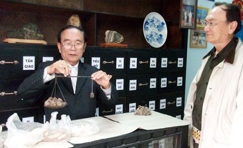 Lương y Trần Hữu Nam: Người nắm giữ nhiều bài thuốc bí truyền của gia tộc.