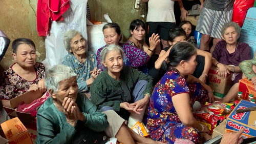 Chuyện tình ở “ xóm vé số”