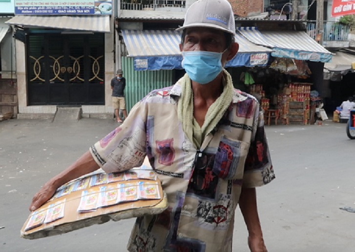 Nhiều người miền Tây nôn nóng lên Sài Gòn bán vé số