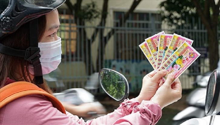 Người Sài Gòn “khát”…vé số