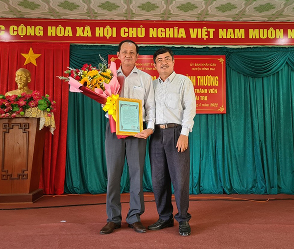 Lễ bàn giao Nhà Tình thương tại huyện Bình Đại tỉnh Bến Tre