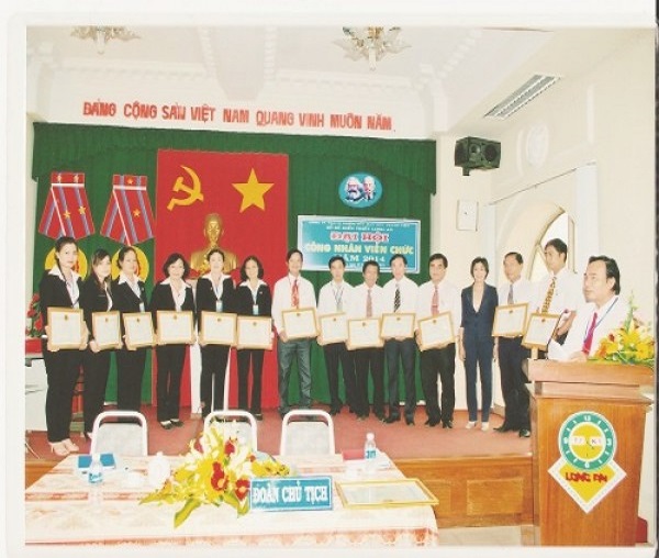 CÔNG ĐOÀN CÔNG TY TNHH MTV XỔ SỐ KIẾN THIẾT LONG AN -  40 NĂM VÌ LỢI ÍCH NGƯỜI LAO ĐỘNG