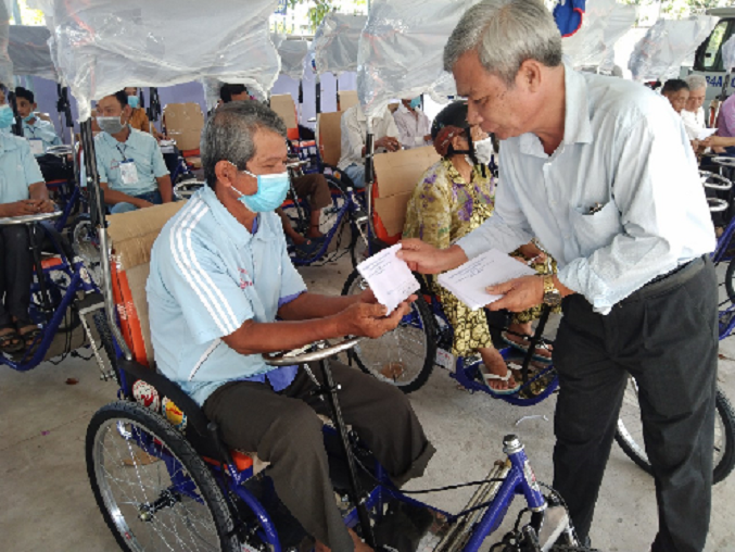 Công ty TNHH MTV  Xổ số kiến thiết TP Hồ Chí Minh: Kết nối nguồn lực hỗ trợ xe lắc cho người khuyết tật bán vé số năm 2022