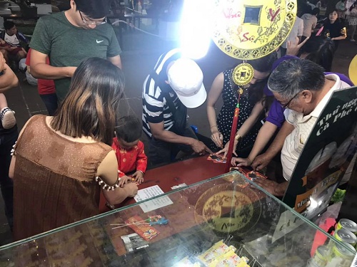 TP. HCM: Vé số cào vẫn thu hút khách hàng