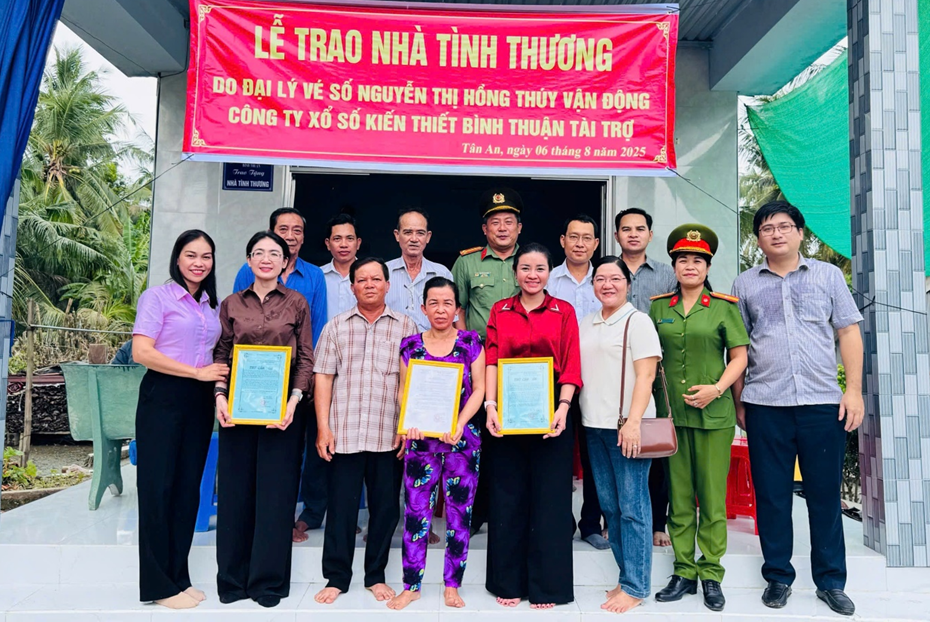 XSKT Bình Thuận trao 3 căn nhà Đại doàn kết tại tỉnh Vĩnh Long